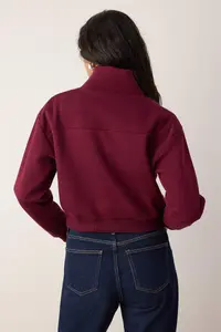 TRENDYOLMİLLA Burgundy Thick Fleece Inside Dog collar Half Patch Zipper Crop Knitting Sweatshirt - Image 4
