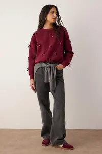 TRENDYOLMİLLA Burgundy Ribbon Detailed Thick Fleece Lined Knitting Sweatshirt - Image 2