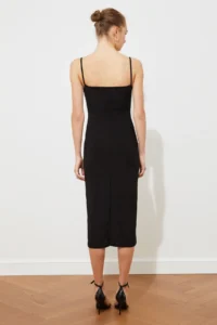 TRENDYOLMİLLA Black Fitted Off-Shoulder Neck Midi Sleeveless Flexible Knitting Midi Pen Dress - Image 4