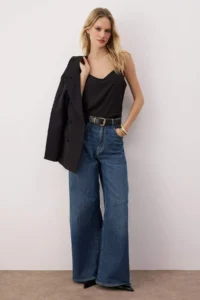 TRENDYOLMİLLA Black Basic Sleeveless Weaving Blouse