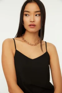 TRENDYOLMİLLA Black Basic Sleeveless Weaving Blouse - Image 8