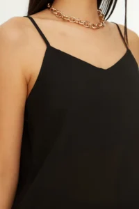 TRENDYOLMİLLA Black Basic Sleeveless Weaving Blouse - Image 9