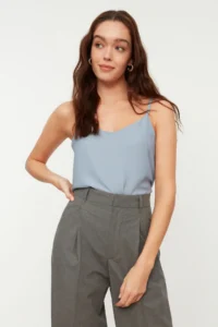 TRENDYOLMİLLA Mavi Basic Sleeveless Weaving Blouse - Image 8