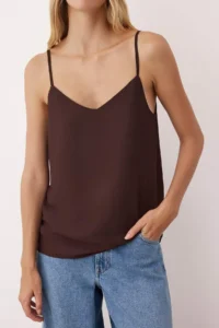 TRENDYOLMİLLA Dark Brown Basic Sleeveless Weaving Blouse - Image 3