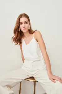 TRENDYOLMİLLA Ecru Basic Sleeveless Weaving Blouse - Image 11