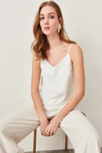 TRENDYOLMİLLA Ecru Basic Sleeveless Weaving Blouse - Image 12
