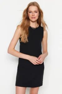TRENDYOLMİLLA Black Plain Kesim Sleeveless Crew Neck Mini Weaving Dress - Image 3