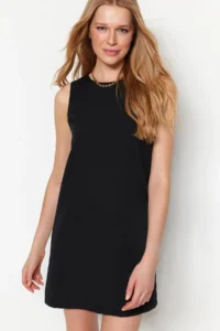TRENDYOLMİLLA Black Plain Kesim Sleeveless Crew Neck Mini Weaving Dress - Image 4