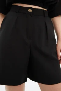 TRENDYOLMiLLA Black with pocket Regular Pattern Weaving Shorts - Image 13