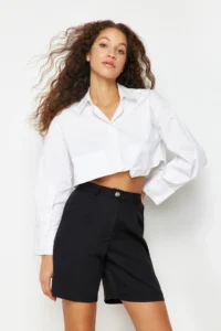 TRENDYOLMiLLA Black with pocket Regular Pattern Weaving Shorts - Image 5