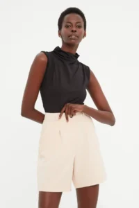 TRENDYOLMiLLA Stone with pocket Weaving City Shorts - Image 3
