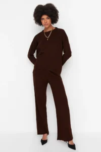 TRENDYOLMİLLA Brown Wide Pattern Basic Fitted Knitwear Top and Bottom Set