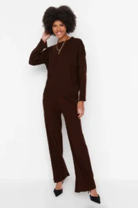 TRENDYOLMİLLA Brown Wide Pattern Basic Fitted Knitwear Top and Bottom Set - Image 2