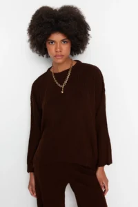 TRENDYOLMİLLA Brown Wide Pattern Basic Fitted Knitwear Top and Bottom Set - Image 3