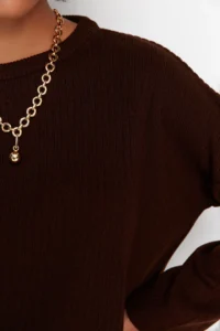 TRENDYOLMİLLA Brown Wide Pattern Basic Fitted Knitwear Top and Bottom Set - Image 4