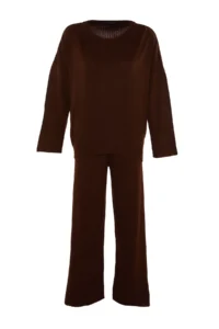 TRENDYOLMİLLA Brown Wide Pattern Basic Fitted Knitwear Top and Bottom Set - Image 6