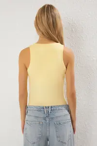 TRENDYOLMİLLA Light Yellow Barbell Collar Fitted Flexible Bottom snaps Knitting Bodysuit .D.0044 - Image 4