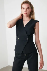 TRENDYOLMİLLA Black Bonnet Button Detailed Double breasted Weaving Blouse - Image 12