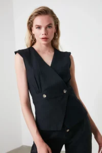 TRENDYOLMİLLA Black Bonnet Button Detailed Double breasted Weaving Blouse - Image 13
