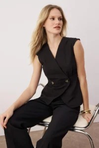 TRENDYOLMİLLA Black Bonnet Button Detailed Double breasted Weaving Blouse - Image 2