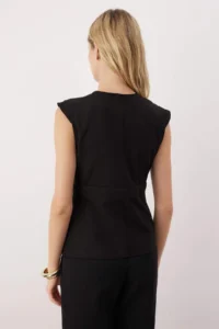 TRENDYOLMİLLA Black Bonnet Button Detailed Double breasted Weaving Blouse - Image 4