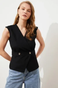 TRENDYOLMİLLA Black Bonnet Button Detailed Double breasted Weaving Blouse - Image 7