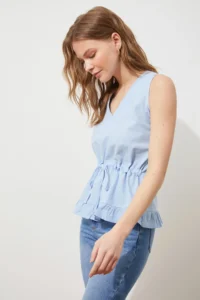 TRENDYOLMİLLA Mavi V-neck Belden tied up Weaving Blouse - Image 2