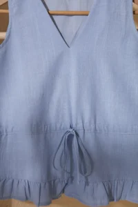 TRENDYOLMİLLA Mavi V-neck Belden tied up Weaving Blouse - Image 7