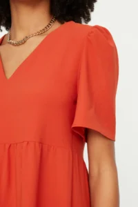 TRENDYOLMİLLA Brick Rejection Wide Cut V-neck Mini Weaving Dress - Image 4