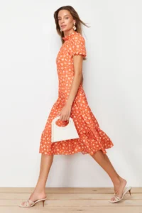 TRENDYOLMİLLA Brick Rejection flower patterned A Cut with flywheel Lined Midi Weaving Dress - Image 3