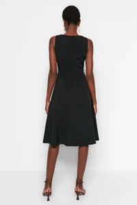 TRENDYOLMİLLA Black Pleated Lined Midi Weaving Dress - Image 4
