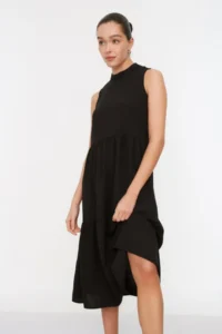 TRENDYOLMİLLA Black shift/Plain Kesim Dog collar Midi Weaving Dress - Image 3