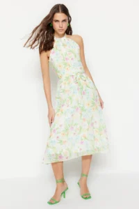 TRENDYOLMİLLA White flower patterned Belted A Cut Barbell Collar Lined Siphon Flight Flight Midi Dress - Image 4