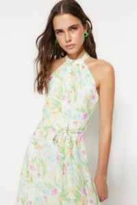 TRENDYOLMİLLA White flower patterned Belted A Cut Barbell Collar Lined Siphon Flight Flight Midi Dress - Image 5