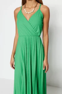 TRENDYOLMİLLA Green Waisted/skater Midi Double breasted pleated Adjustable Sleeveless Knitting Dress - Image 3