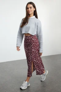 TRENDYOLMiLLA Burgundy Slit Detailed Flower Patterned Viscose Fabric Midi Weaving Skirt - Image 4