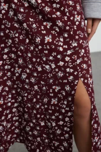 TRENDYOLMiLLA Burgundy Slit Detailed Flower Patterned Viscose Fabric Midi Weaving Skirt - Image 6