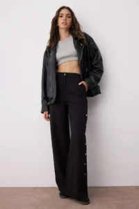 TRENDYOLMİLLA Black Wide Leg/Wide Leg Sides buttoned Weaving Dress Pants - Image 3