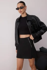 TRENDYOLMiLLA Black Zipper Detailed Weaving Shorts Skirt - Image 4