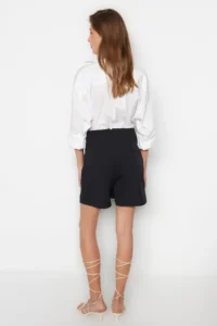 TRENDYOLMiLLA Black Zipper Detailed Weaving Shorts Skirt - Image 7