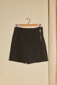 TRENDYOLMiLLA Black Zipper Detailed Weaving Shorts Skirt - Image 8