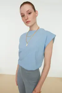 TRENDYOLMİLLA Mavi 100% Cotton Wadding Look Basic Crew Neck Knitting T-Shirt - Image 2