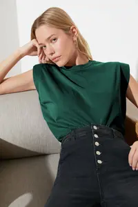 TRENDYOLMİLLA Emerald Green Detailed 100% Cotton Wadding Look Basic Crew Neck Knitting T-Shirt