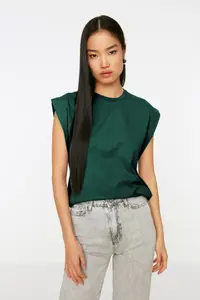 TRENDYOLMİLLA Emerald Green Detailed 100% Cotton Wadding Look Basic Crew Neck Knitting T-Shirt - Image 2