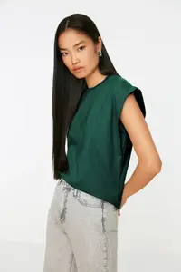 TRENDYOLMİLLA Emerald Green Detailed 100% Cotton Wadding Look Basic Crew Neck Knitting T-Shirt - Image 3