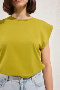 TRENDYOLMİLLA Oil Green 100% Cotton Wadding Appearance Basic Crew Neck Knitting T-Shirt - Image 3