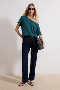 TRENDYOLMİLLA Emerald Green 100% Cotton Oversized/Wide Pattern Boat Neck Knitting T-Shirt - Image 2