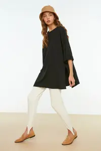 TRENDYOLMİLLA Black Double Sleeve Wide Cut Asymmetric Boyfriend Knitting T-Shirt - Image 4