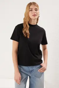 TRENDYOLMİLLA Black-Black 2 Sets Paket 100% Cotton Basic Dog collar Knitting T-Shirt - Image 2