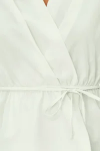 TRENDYOLMİLLA Stone Double breasted Binding Detailed Weaving Blouse - Image 4